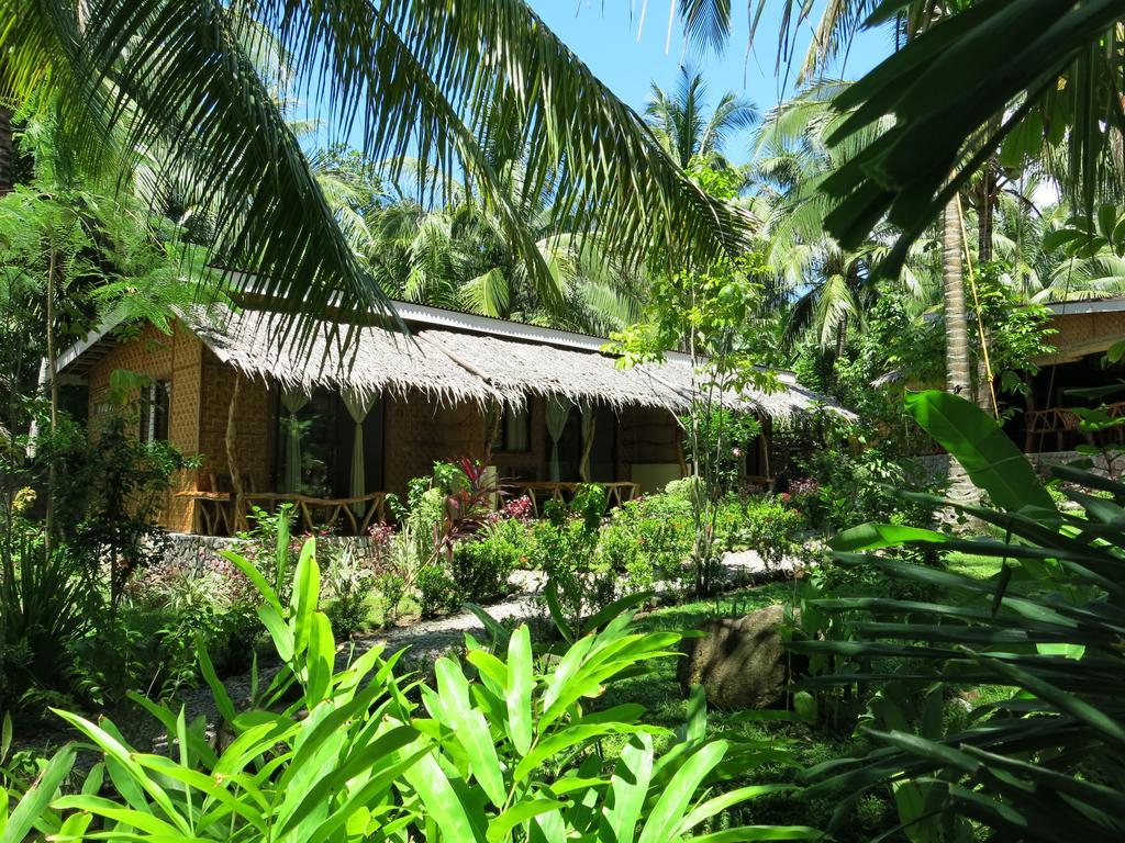 Camiguin Volcan Beach Eco Retreat & Dive Resort Mambajao Rum bild
