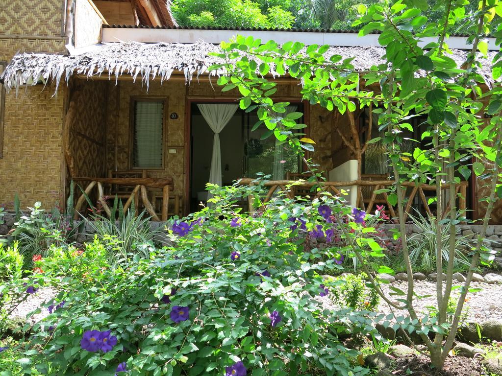 Camiguin Volcan Beach Eco Retreat & Dive Resort Mambajao Rum bild