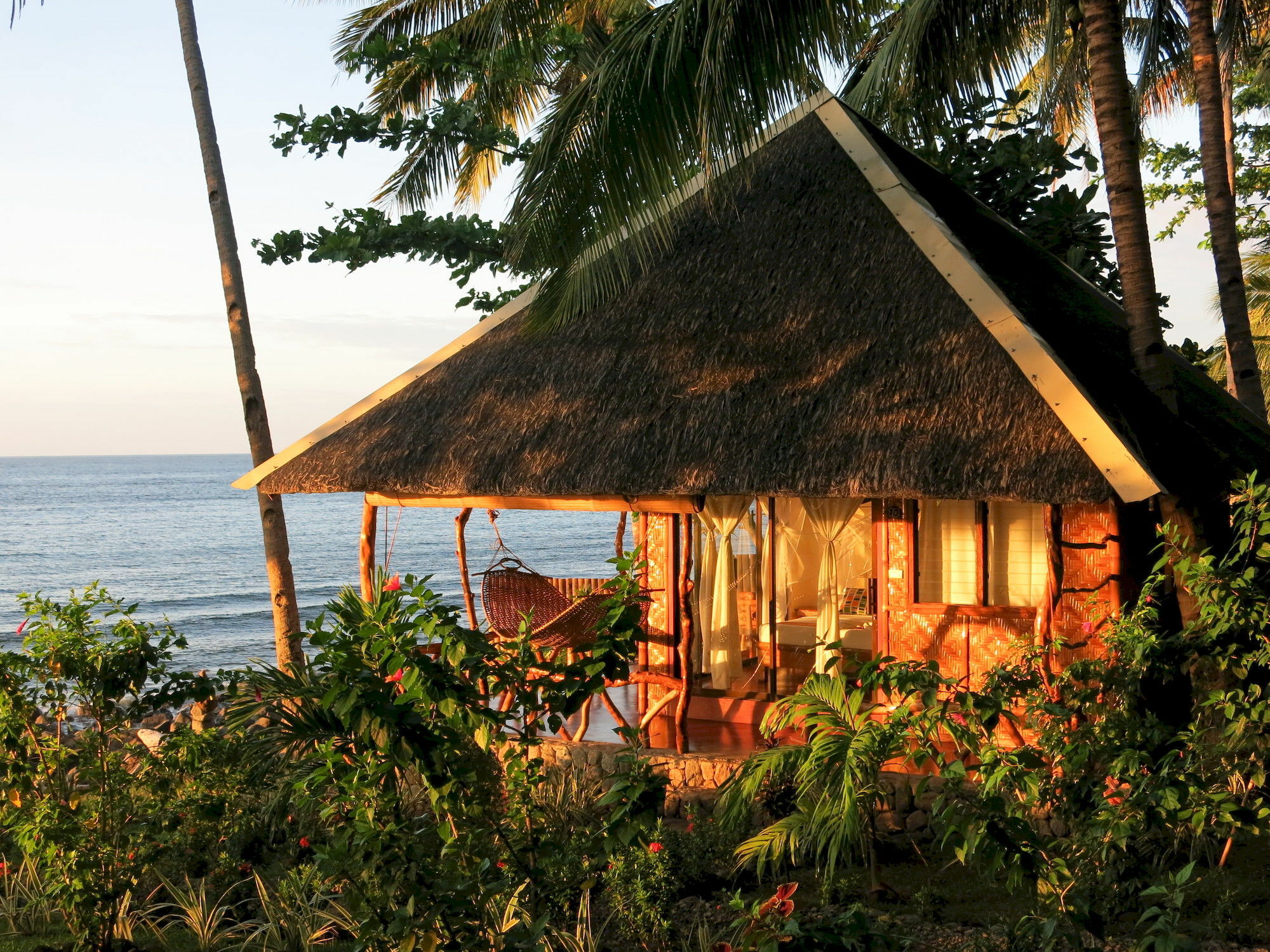 Camiguin Volcan Beach Eco Retreat & Dive Resort Mambajao Exteriör bild